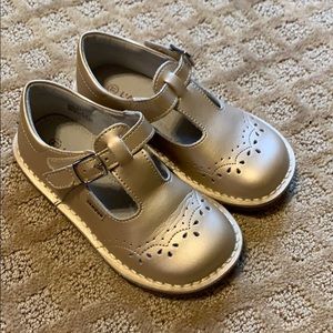 L’amour Gold Mary Jane Size 11